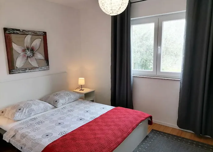 Apartamento Dora 2 *